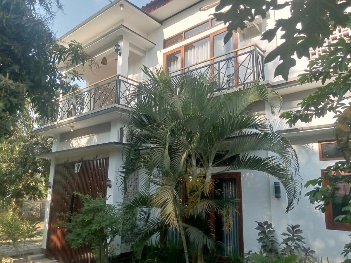 Warm Villas Lombok Kuta  Экстерьер фото