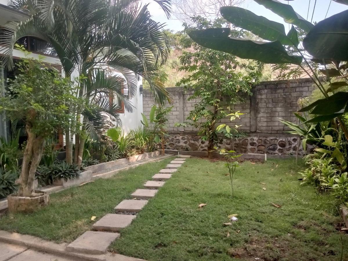 Warm Villas Lombok Kuta  Экстерьер фото